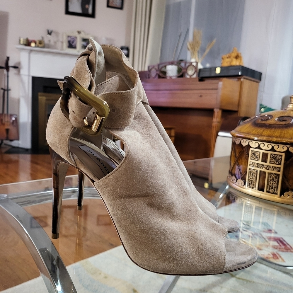 Burberry Beige Peep-Toe Heels with Gold Accent